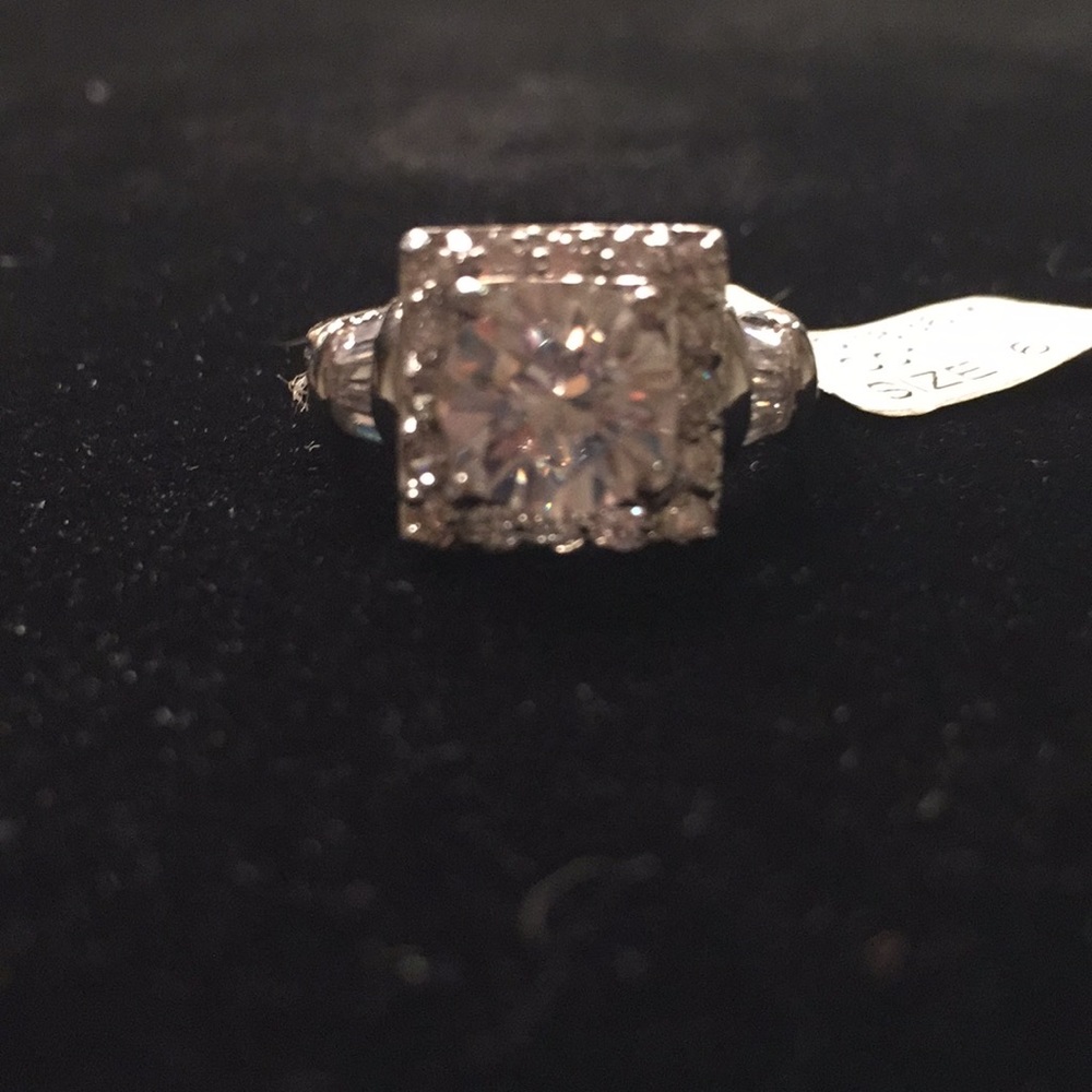 SZ 6 CZ Ladies Ring